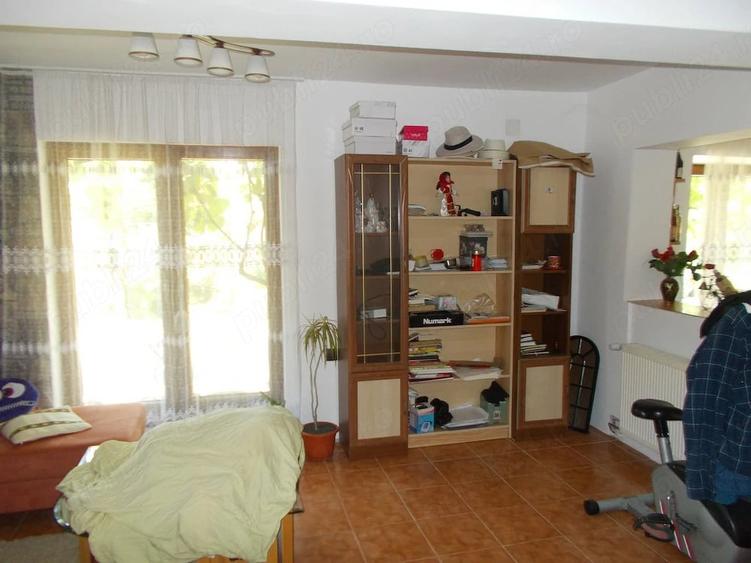 Casă cu 6 camere cu Teren 1600 Mp în Aradului