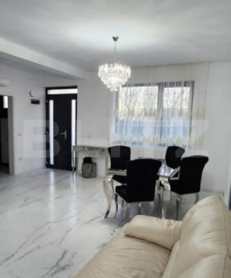 Casă cu 4 camere cu Teren 300 Mp în Central