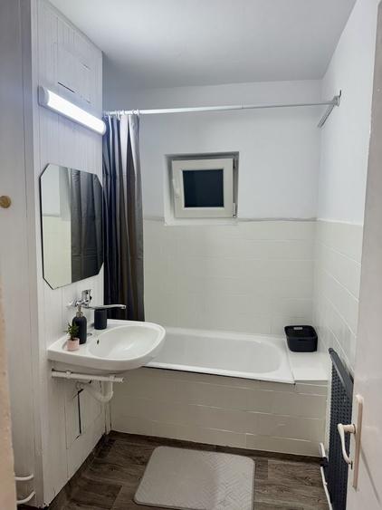 Apartament cu 2 camere decomandat în Gară