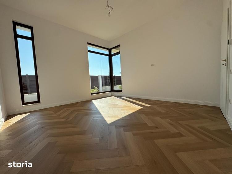 Casă cu 6 camere cu Teren 500 Mp în Clinceni