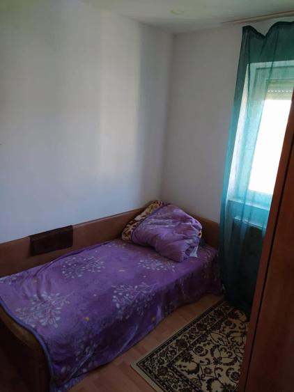 Apartament cu 3 camere decomandat în Cantemir