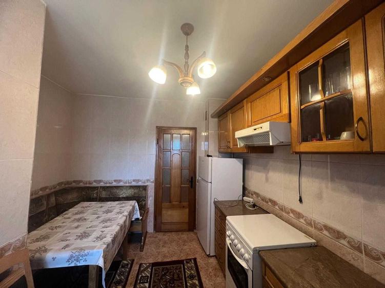 Apartament cu 3 camere decomandat în Complex Studențesc
