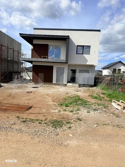 Casă cu 4 camere în Central