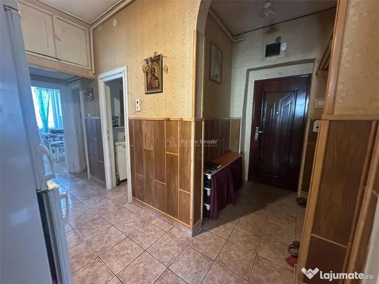 Apartament cu 3 camere decomandat în Luncă