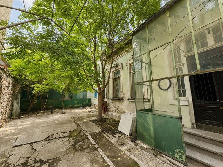 Casă individuală cu 6 camere cu Canalizare în Armeneasca
