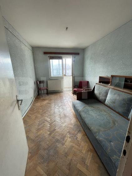 Apartament cu 3 camere semidecomandat în Central