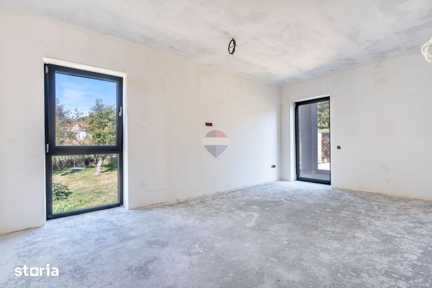 Casă cu 6 camere cu Teren 400 Mp în Feleacu