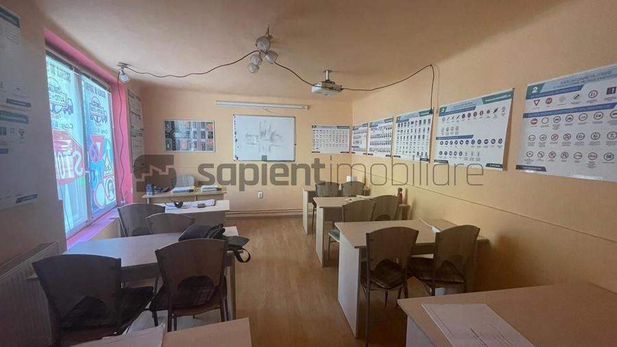 Casă individuală cu 3 camere cu Canalizare în Central