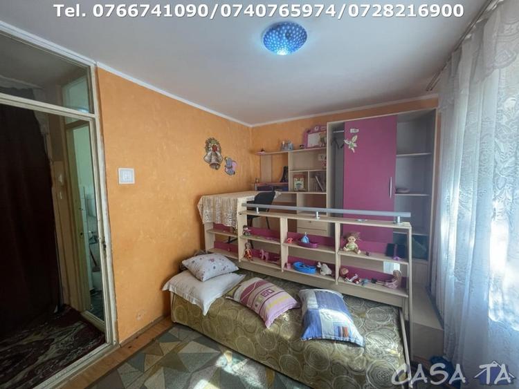 Apartament cu 2 camere semidecomandat, mobilat în Debarcader