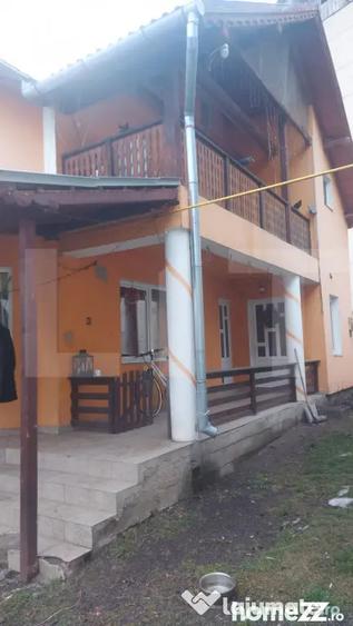 Casă cu 4 camere cu Canalizare în Central