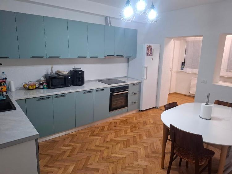 Casă individuală cu 3 camere cu Canalizare în Sâncrai