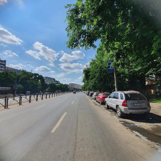 Apartament cu 3 camere semidecomandat în Iancului