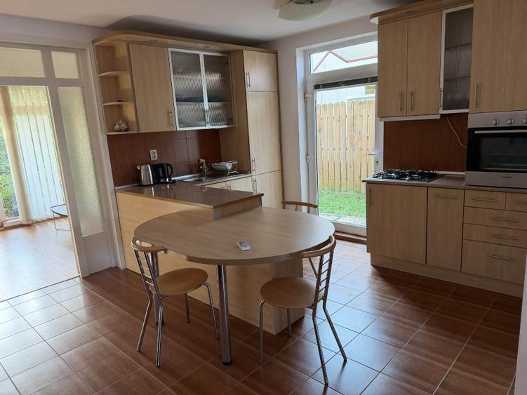 Duplex cu 5 camere cu Canalizare în Bună Ziua