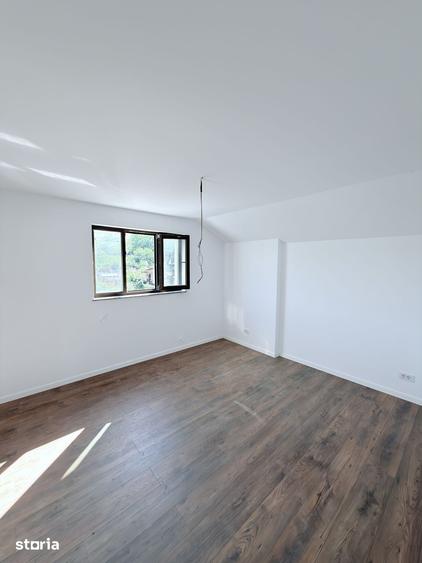 Casă cu 4 camere cu Teren 1300 Mp în Stăuceni