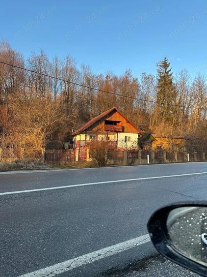Casă cu 4 camere cu Teren 2500 Mp în Slătioara