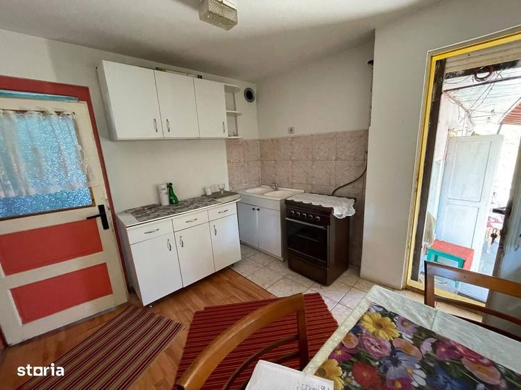 Casă cu 4 camere cu Teren 1080 Mp în Central
