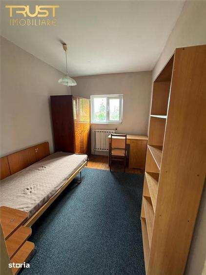 Casă cu 8 camere cu Teren 276 Mp în Zorilor