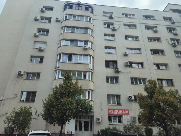 Apartament cu 2 camere decomandat, mobilat în Calea Călărașilor