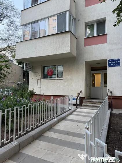 Apartament cu 3 camere decomandat în Iancului