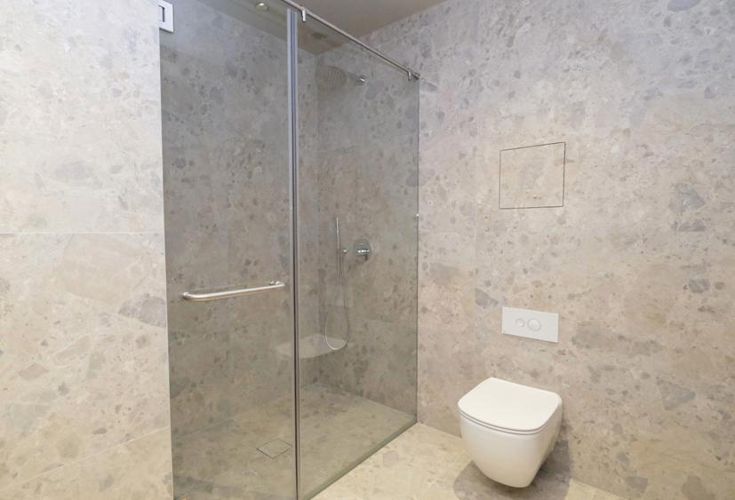 Apartament cu 4 camere în Dacia