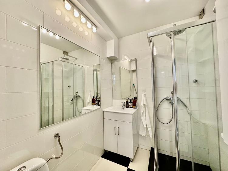 Apartament cu 2 camere semidecomandat, mobilat în Cornișa
