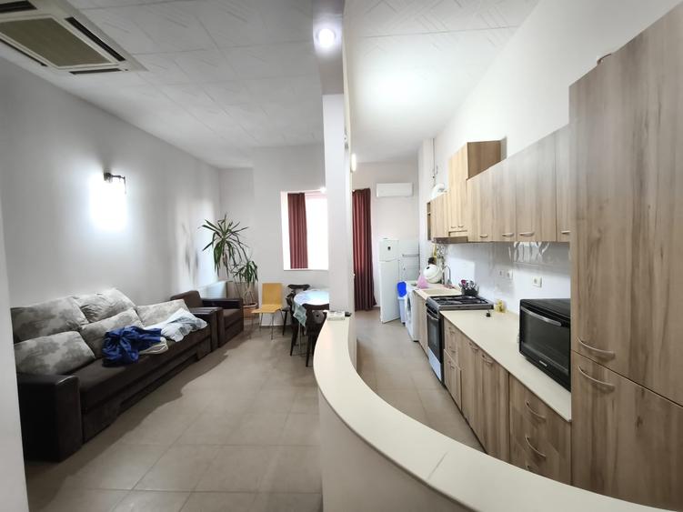 Apartament 3 camere 100 mp  Faleza Nord 700 euro - 1