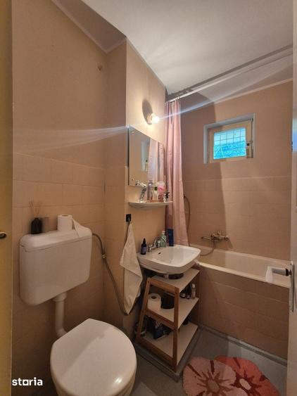 Apartament cu 2 camere semidecomandat în Calea București