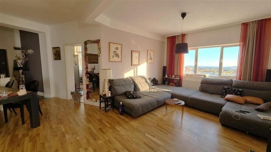 Apartament cu 3 camere semidecomandat în Foișorul de Foc