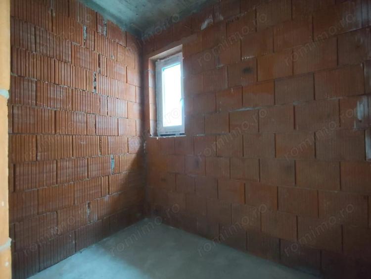 Casă cu 5 camere cu Teren 405 Mp în Oncea