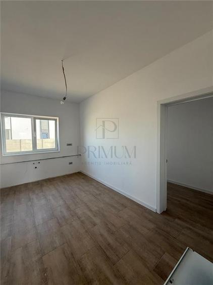 Casă individuală cu 4 camere cu Canalizare în Moșnița Veche