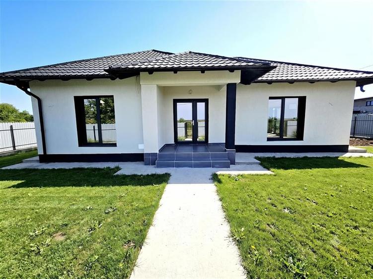 Casă cu 3 camere cu Teren 420 Mp în Vișani