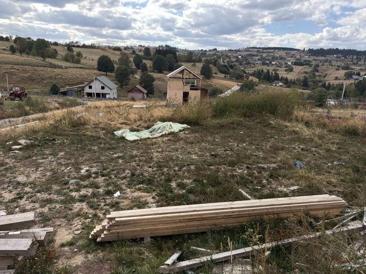 Casă cu 4 camere în Mărișel