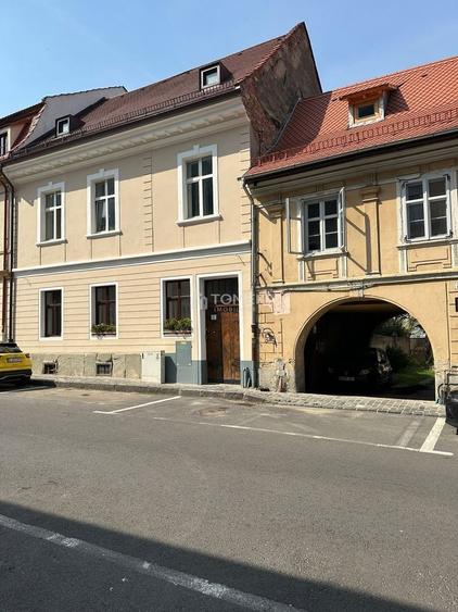 Apartament cu 2 camere semidecomandat în Centrul Istoric