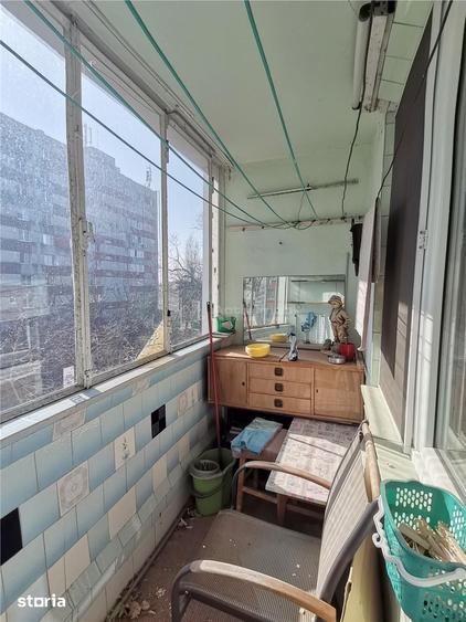 Apartament cu 3 camere decomandat în Alexandriei
