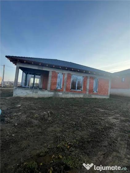 RECO Casa plan parter cu 3 dormitoare-la rosu- Paleu - 13