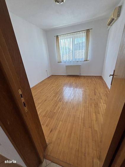Apartament cu 4 camere decomandat în Herăstrău
