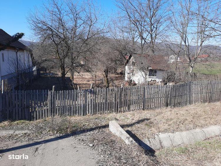 Teren de 1039 mp, în Valea Mare