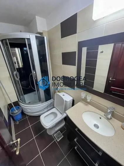 Apartament cu 3 camere decomandat în Păcii