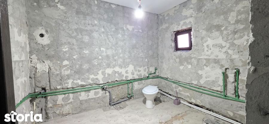Casă cu 5 camere cu Teren 220 Mp în CET