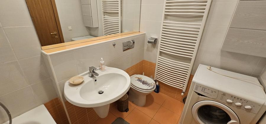 Apartament cu 3 camere semidecomandat, mobilat în Străulești