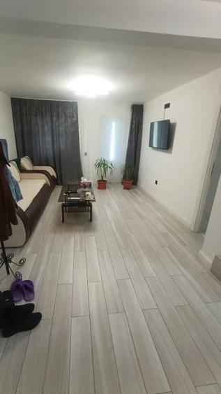 Casă cu 1 camere cu Teren 438 Mp în Romanești