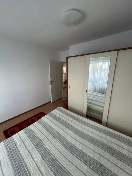 Apartament cu 3 camere decomandat, mobilat în Bucur Obor