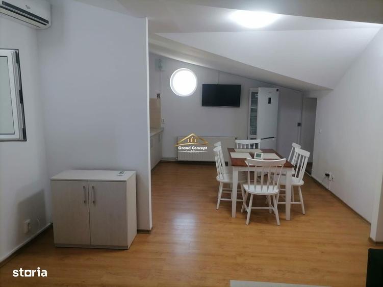 Apartament cu 3 camere decomandat în Nicolina