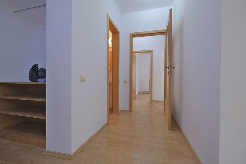 Apartament cu 4 camere decomandat, mobilat în Herăstrău