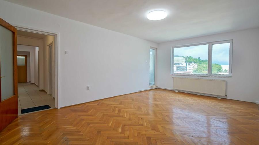 Apartament cu 3 camere decomandat în Griviței