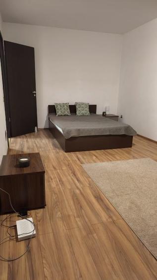 Garsonieră decomandată în Central