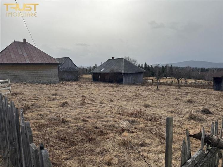 Casă cu 1 camere cu Teren 2433 Mp în Călățele