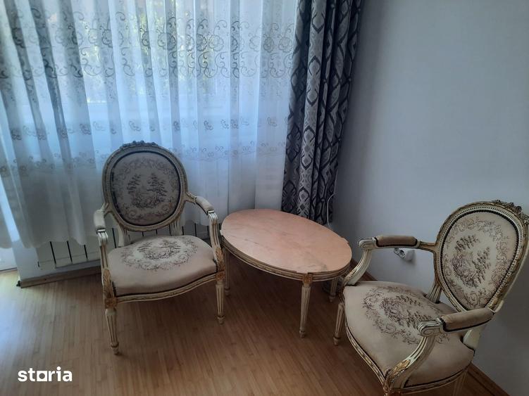 Apartament cu 4 camere decomandat în Central