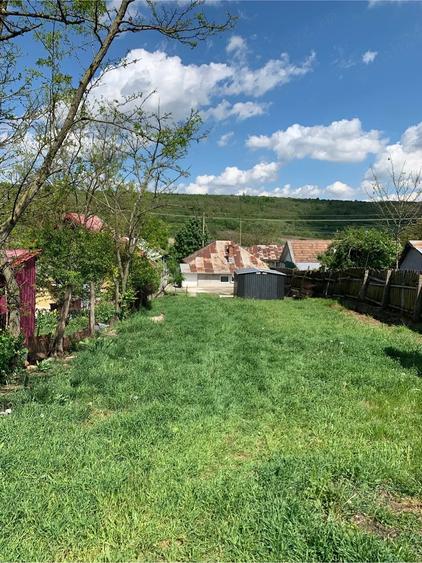Casă cu Teren 900 Mp în Central