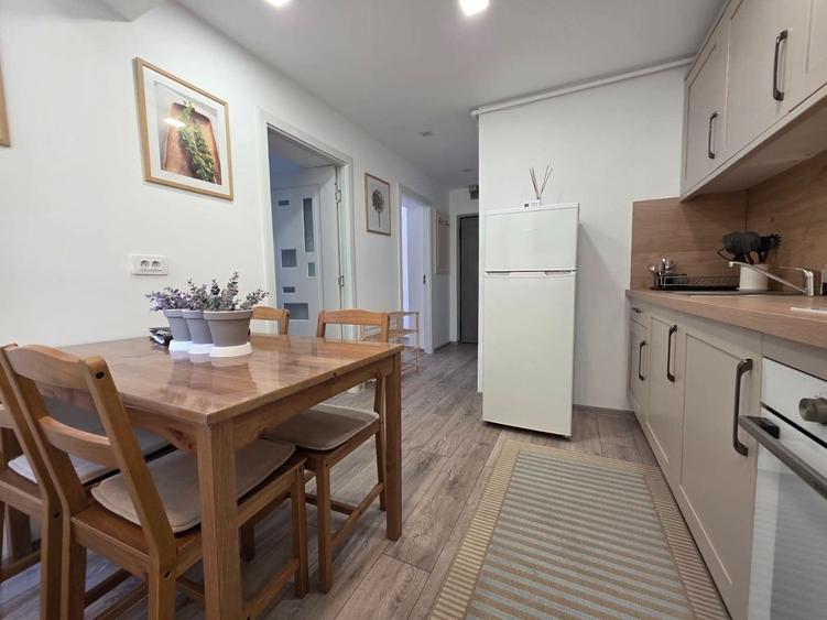 Apartament cu 2 camere decomandat în Central